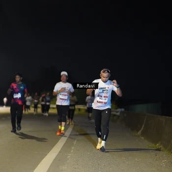 Runner Photo 7782485