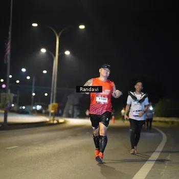 Runner Photo 7782613