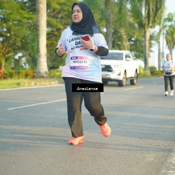 Runner Photo 7782641