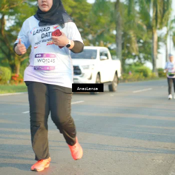 Runner Photo 7782643