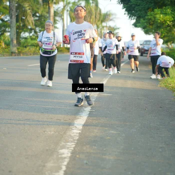 Runner Photo 7782645