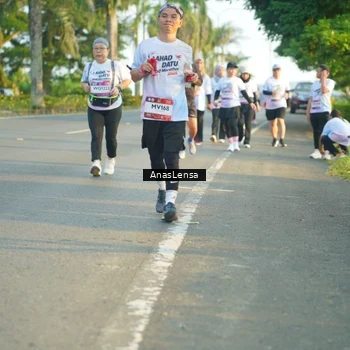 Runner Photo 7782657