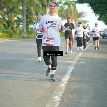Runner Photo 7782665