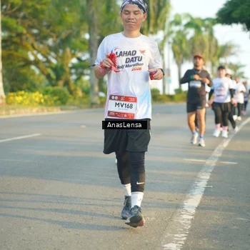 Runner Photo 7782669