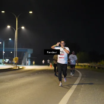 Runner Photo 7782835