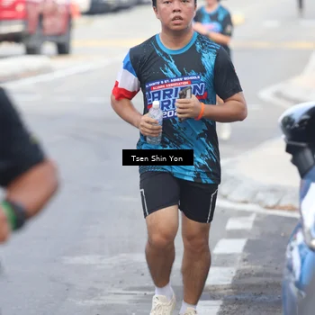 Runner Photo 7782844