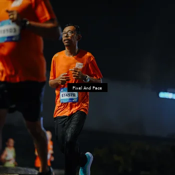 Runner Photo 7782852
