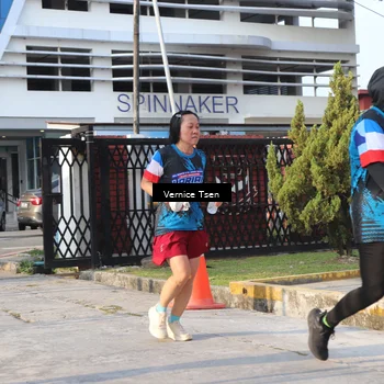 Runner Photo 7782874
