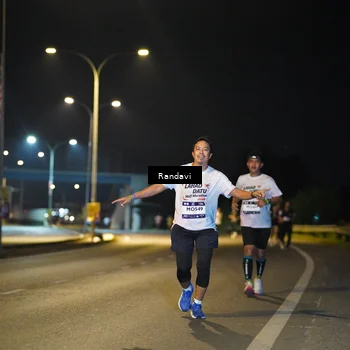 Runner Photo 7782902