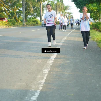 Runner Photo 7782916