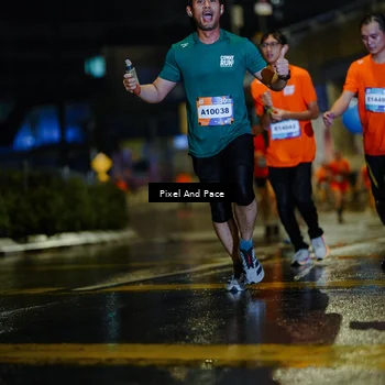 Runner Photo 7782943