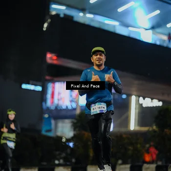Runner Photo 7783104