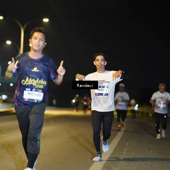 Runner Photo 7783112