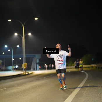 Runner Photo 7783117