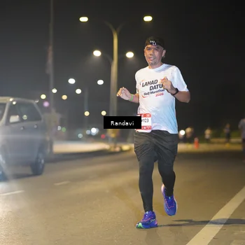 Runner Photo 7783118