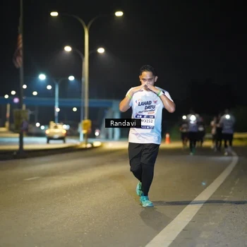 Runner Photo 7783297