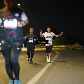 Runner Photo 7783350