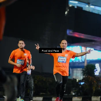 Runner Photo 7783373