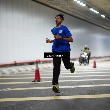 Runner Photo 7783394