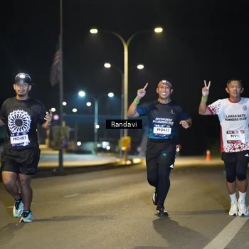 Runner Photo 7783418