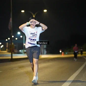 Runner Photo 7783496