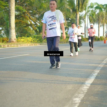 Runner Photo 7783498
