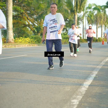 Runner Photo 7783515