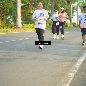Runner Photo 7783545