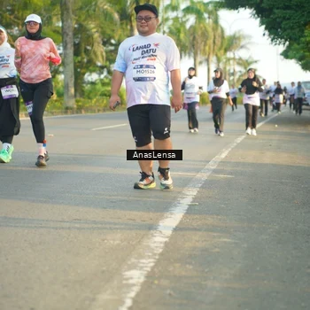 Runner Photo 7783589