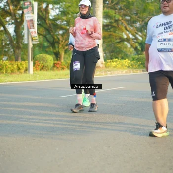 Runner Photo 7783618