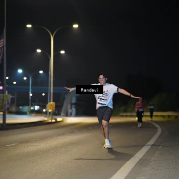 Runner Photo 7783635