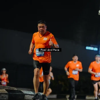 Runner Photo 7783846