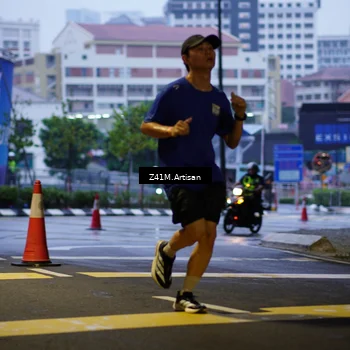 Runner Photo 7784016