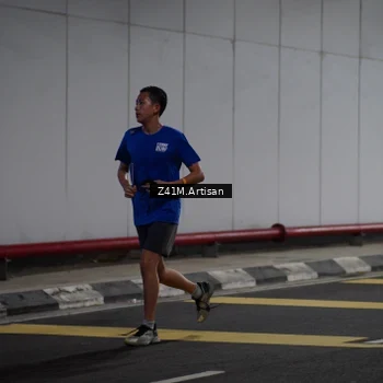 Runner Photo 7784023