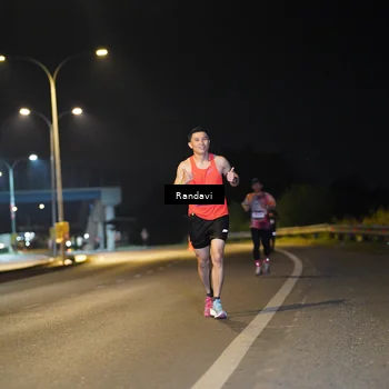 Runner Photo 7784024