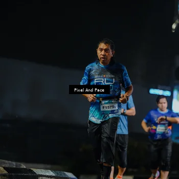 Runner Photo 7784068