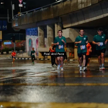Runner Photo 7784069