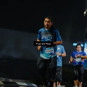Runner Photo 7784090