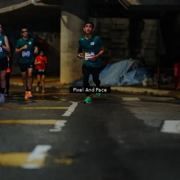 Runner Photo 7784171