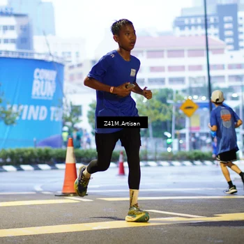 Runner Photo 7784212