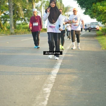 Runner Photo 7784244