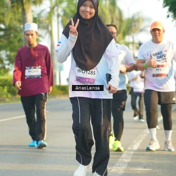 Runner Photo 7784250