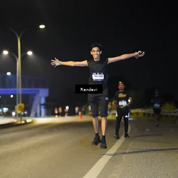 Runner Photo 7784419
