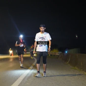 Runner Photo 7784465