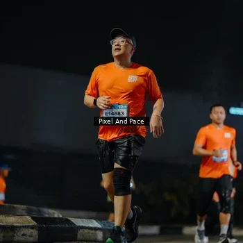 Runner Photo 7784562