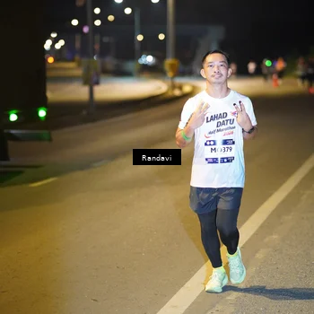 Runner Photo 7784613
