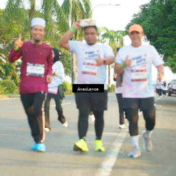 Runner Photo 7784663