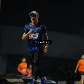 Runner Photo 7784679