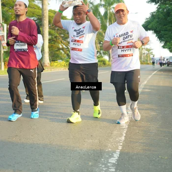 Runner Photo 7784697
