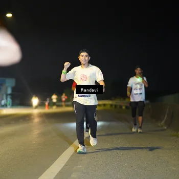 Runner Photo 7784708